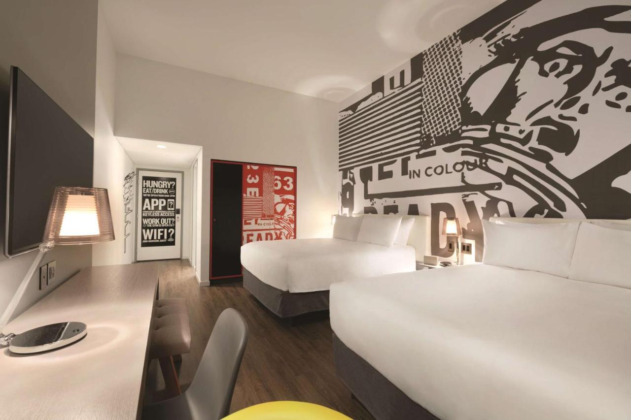 Radisson Red Downtown
