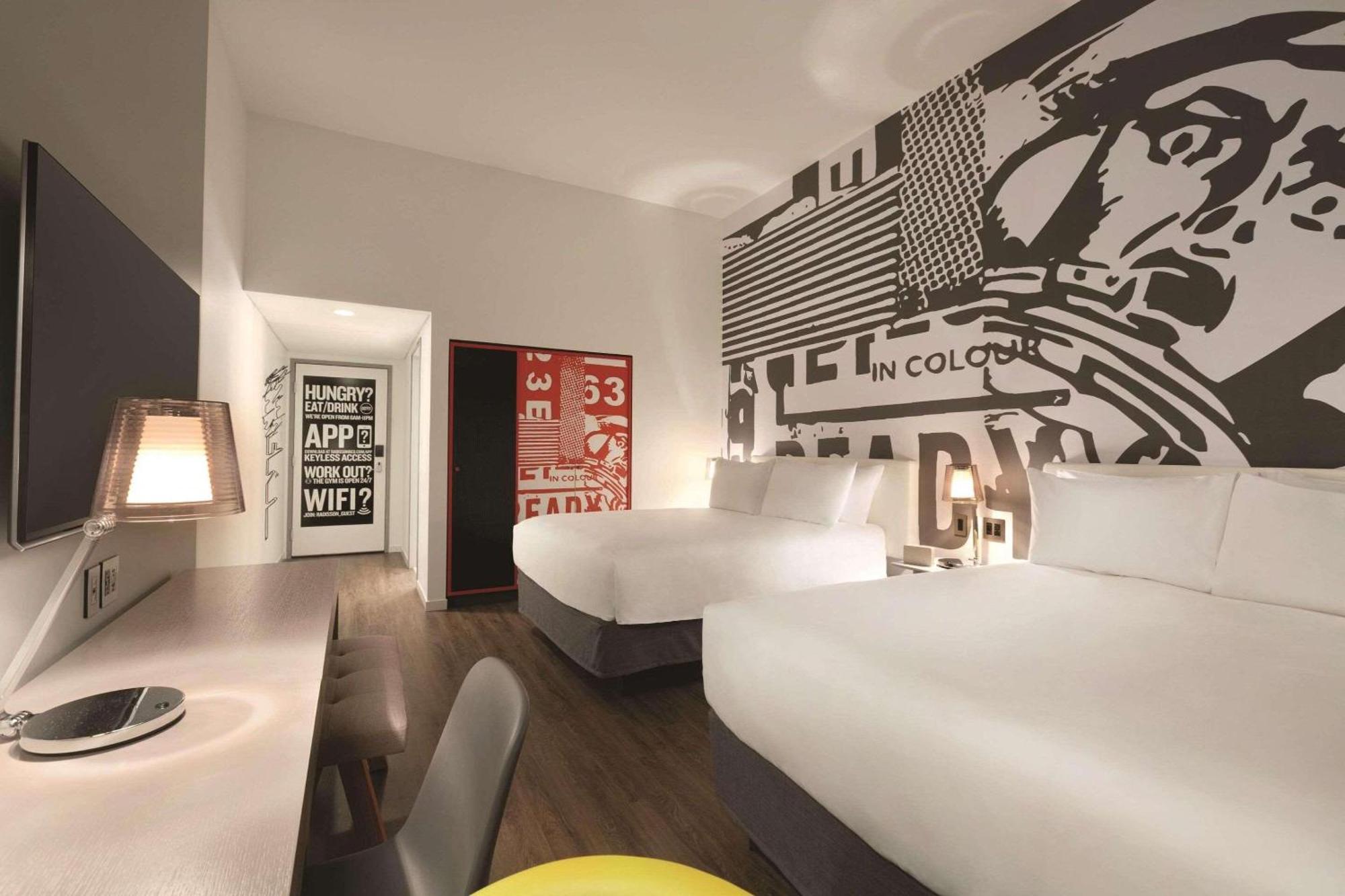 Hotel Radisson Red Downtown 3*